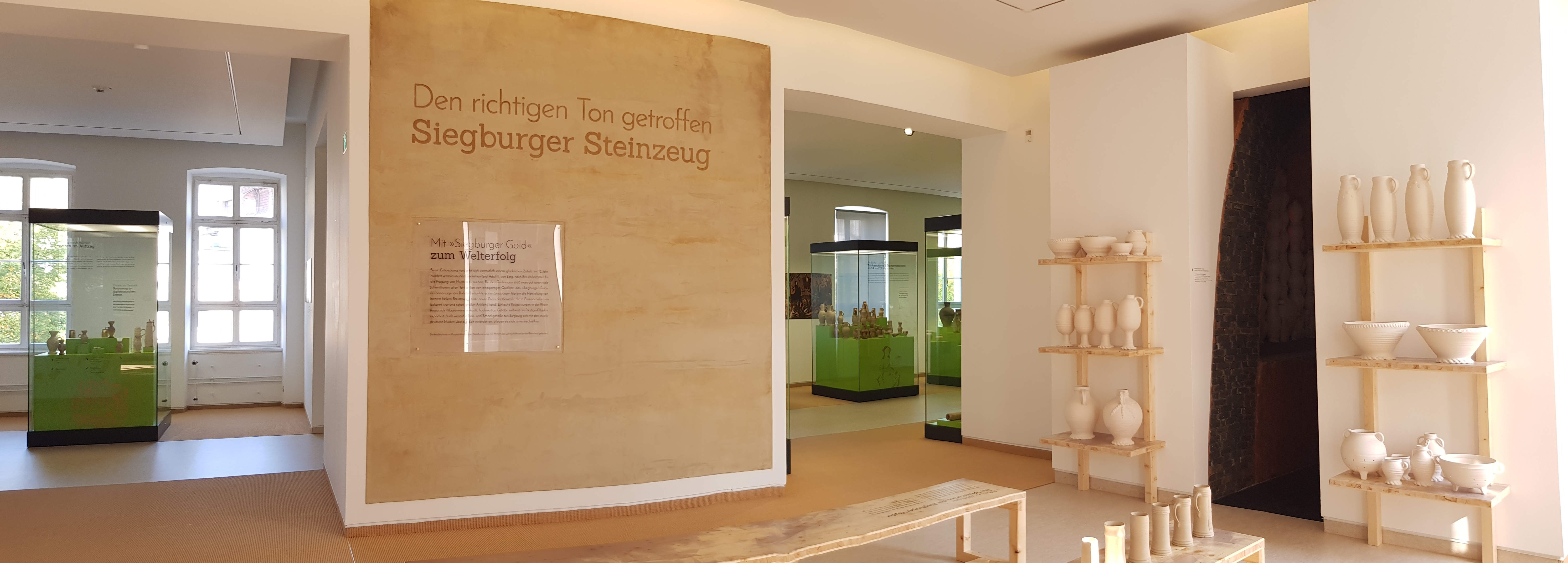 Ein Blick in die Abteilung zum Siegburger Steinzeug.